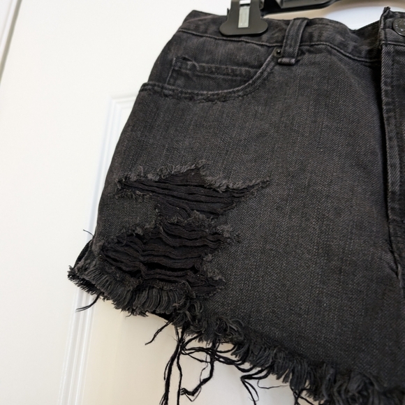 Abercrombie And Fitch High Ruse Distressed Black Denim Shorts Size 2 - Picture 5 of 8